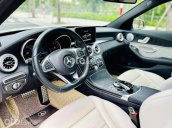 Cần bán Mercedes C250 AMG năm sản xuất 2015 - Hỗ trợ bank 70% giá trị xe
