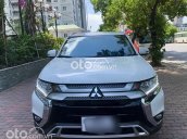 Bán Mitsubishi Outlander năm 2020, màu trắng còn mới, giá chỉ 815 triệu