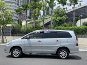 Bán Toyota Innova E 2014, màu bạc, giá 368tr