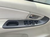 Bán Toyota Innova E 2014, màu bạc, giá 368tr