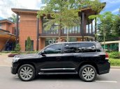 Cần bán gấp Toyota Land Cruiser năm sản xuất 2020, màu đen