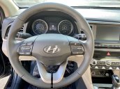 Bán ô tô Hyundai Elantra đời 2020, màu đen, giá 639tr