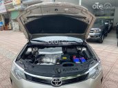Bán Toyota Camry 2.0E năm sản xuất 2016 như mới, giá 755tr