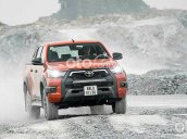 Bán ô tô Toyota Hilux 2.4L 4X2 MT đời 2021, màu cam