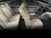 Cần bán xe Toyota Camry 2.5Q đời 2021, màu đỏ