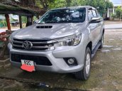 Cần bán gấp Toyota Hilux đời 2016, màu bạc, nhập khẩu 