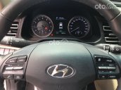 Bán xe Hyundai Elantra đời 2020, màu trắng