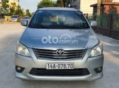 Bán xe Toyota Innova 2013, màu bạc xe gia đình