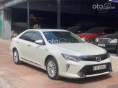 Cần bán xe Toyota Camry 2018, màu trắng, nhập khẩu nguyên chiếc