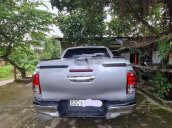 Cần bán gấp Toyota Hilux đời 2016, màu bạc, nhập khẩu 