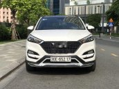 Cần bán xe Hyundai Tucson năm 2016, màu trắng, nhập khẩu nguyên chiếc còn mới, giá tốt