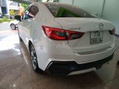 Cần bán lại xe Mazda 2 năm sản xuất 2016, màu trắng, nhập khẩu xe gia đình