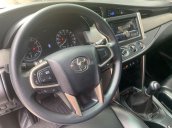 Bán ô tô Toyota Innova 2.0 E sản xuất năm 2018, màu xám xe gia đình, giá tốt