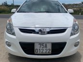 Cần bán gấp Hyundai i20 sản xuất năm 2011, màu trắng, nhập khẩu nguyên chiếc