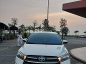 Cần bán Toyota Innova sản xuất 2019, chính chủ màu trắng