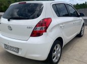 Cần bán gấp Hyundai i20 sản xuất năm 2011, màu trắng, nhập khẩu nguyên chiếc