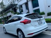 Cần bán xe Ford Focus 1.5 Ecobost sản xuất 2017, màu trắng còn mới