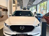 Cần bán xe Mazda CX 5 đời 2021, màu trắng.