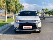 Cần bán lại xe Mitsubishi Outlander năm 2019, màu trắng