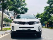 Cần bán xe Kia Sorento năm sản xuất 2018, màu trắng