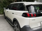 Cần bán gấp Peugeot 5008 sản xuất năm 2018