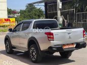 Bán Mitsubishi Triton 2.5 L 4x2 AT đời 2015, màu bạc, nhập khẩu nguyên chiếc