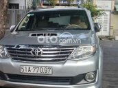 Cần bán Toyota Fortuner đời 2014, màu bạc