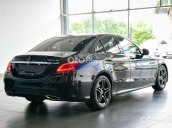 Xe Mercedes C300 AMG Facelift sản xuất năm 2020, màu đen