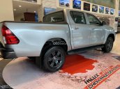 Bán ô tô Toyota Hilux AT đời 2021, màu bạc giá cạnh tranh