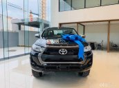 Bán Toyota Hilux AT đời 2021, màu đen, giá tốt