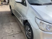 Cần bán lại xe Toyota Innova sản xuất năm 2016, màu bạc xe gia đình