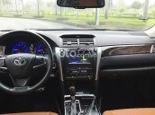 Bán xe Toyota Camry 2.5Q 2018, màu đen còn mới