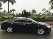 Bán xe Toyota Camry 2.5Q 2018, màu đen còn mới