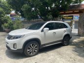 Cần bán lại xe Kia Sorento đời 2019, màu trắng như mới