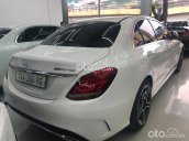 Bán Mercedes C300 AMG sản xuất 2017, màu trắng, bank 75% nhanh gọn