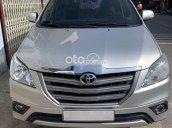 Cần bán lại xe Toyota Innova sản xuất năm 2016, màu bạc xe gia đình