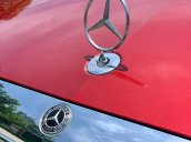 Bán xe Mercedes C200 đời 2019, màu đỏ còn mới
