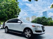 Cần bán lại xe Audi Q7 4.2 Quattro 2008, màu trắng