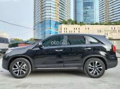 Cần bán gấp Kia Sorento sản xuất năm 2019, màu đen còn mới