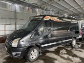 Cần bán xe Ford Transit VIP Limousine năm sản xuất 2016, màu đen