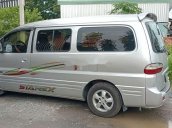 Xe Hyundai Starex năm 2006, màu bạc, nhập khẩu