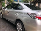 Cần bán gấp Toyota Vios 2017 màu vàng cát