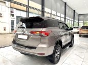 Bán Toyota Fortuner sản xuất 2019 còn mới, giá 985tr