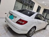 Cần bán gấp Mercedes sản xuất 2012, màu trắng 