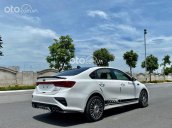 Bán lại giá ưu đãi chiếc Kia Cerato Deluxe 2019 màu trắng biển TP