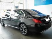 Bán Mercedes C300 AMG Facelift 2020, màu đen siêu lướt