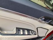 Cần bán gấp Hyundai Elantra 1.6 AT sản xuất năm 2019, màu đỏ