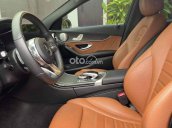 Xe Mercedes C300 AMG 2020, màu xanh lam như mới