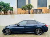 Xe Mercedes C300 AMG 2020, màu xanh lam như mới