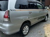 Cần bán xe Toyota Innova G đời 2011, màu bạc